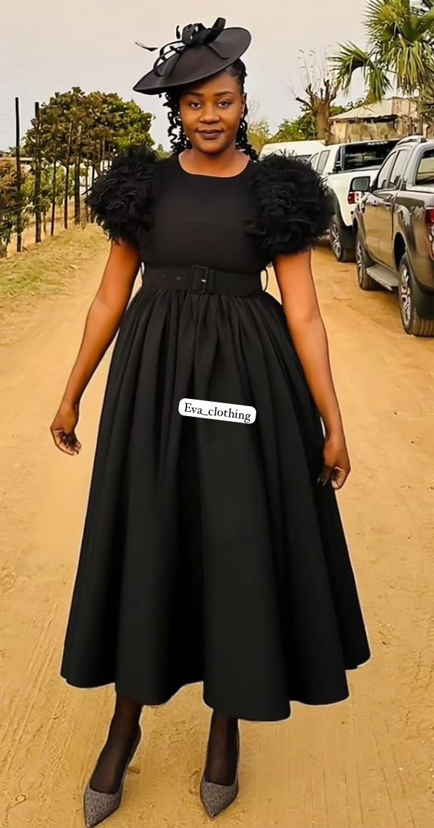 Flare Short Sleeve Round-Neck Belted Midi Dress